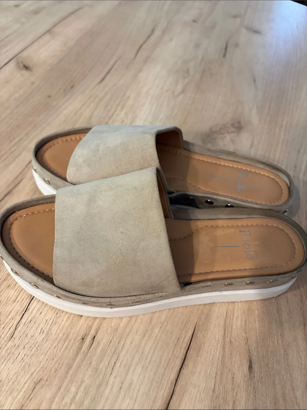 PAOLO TAUPE GRAY SUEDE STUDDED PLATFORM SLUDE SANDALS SIZE 6